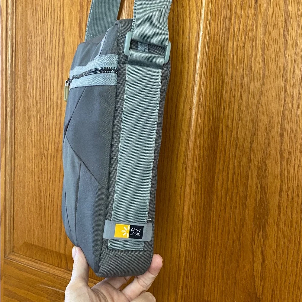 Case Logic Tablet Crossbody Bag Gray Canvas iPad Sleeve Tech Organizer Red Gray